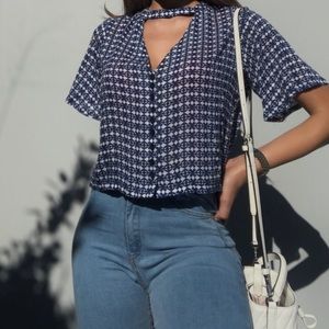 •. Boutique Blouse